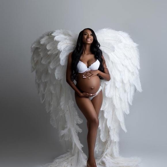 Covergirl - Picture 4 of 11